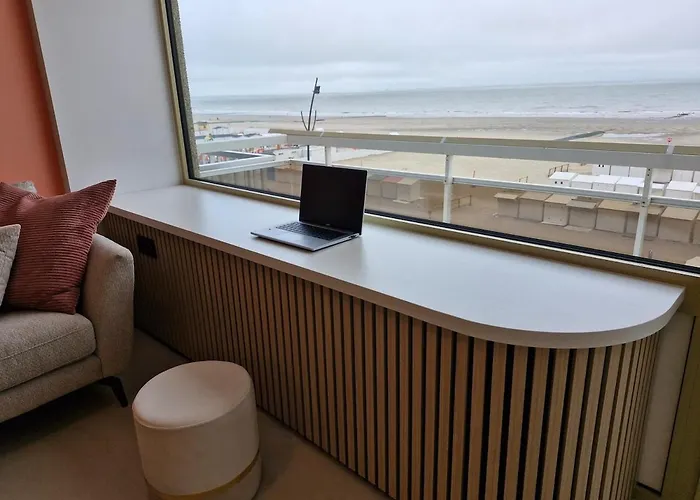 Alizee Met Frontaal Zeezicht