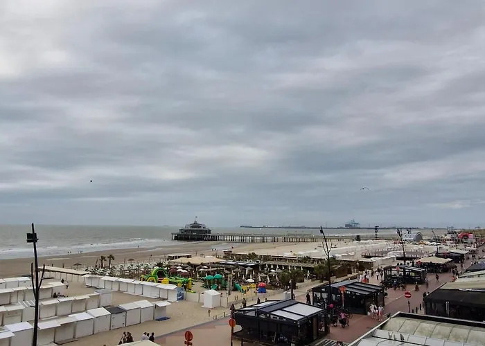 Appartement Alizee Met Frontaal Zeezicht Blankenberge